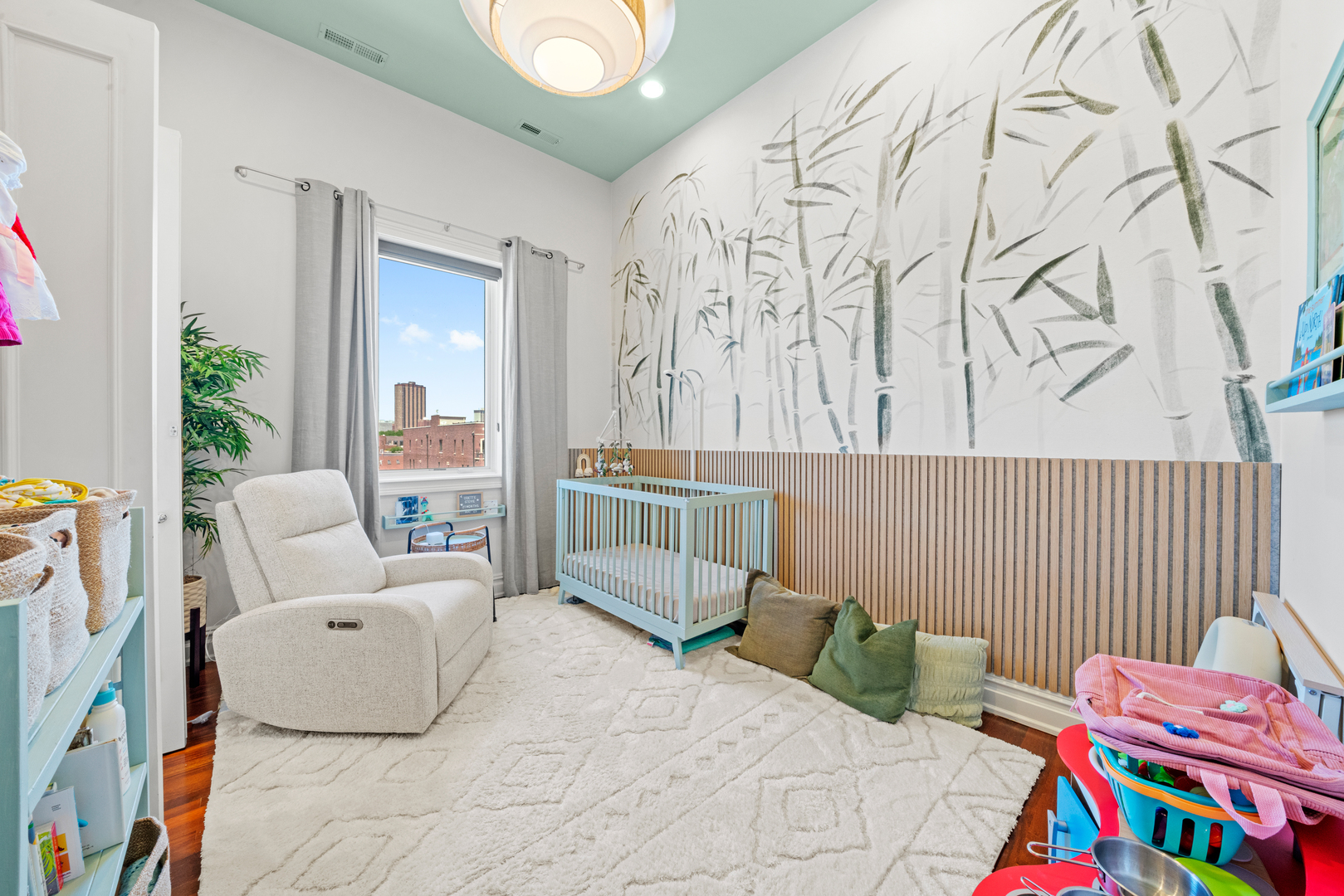 3161 N Halsted Street Unit: 401