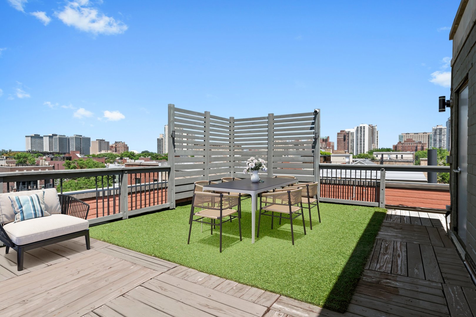 3161 N Halsted Street Unit: 401