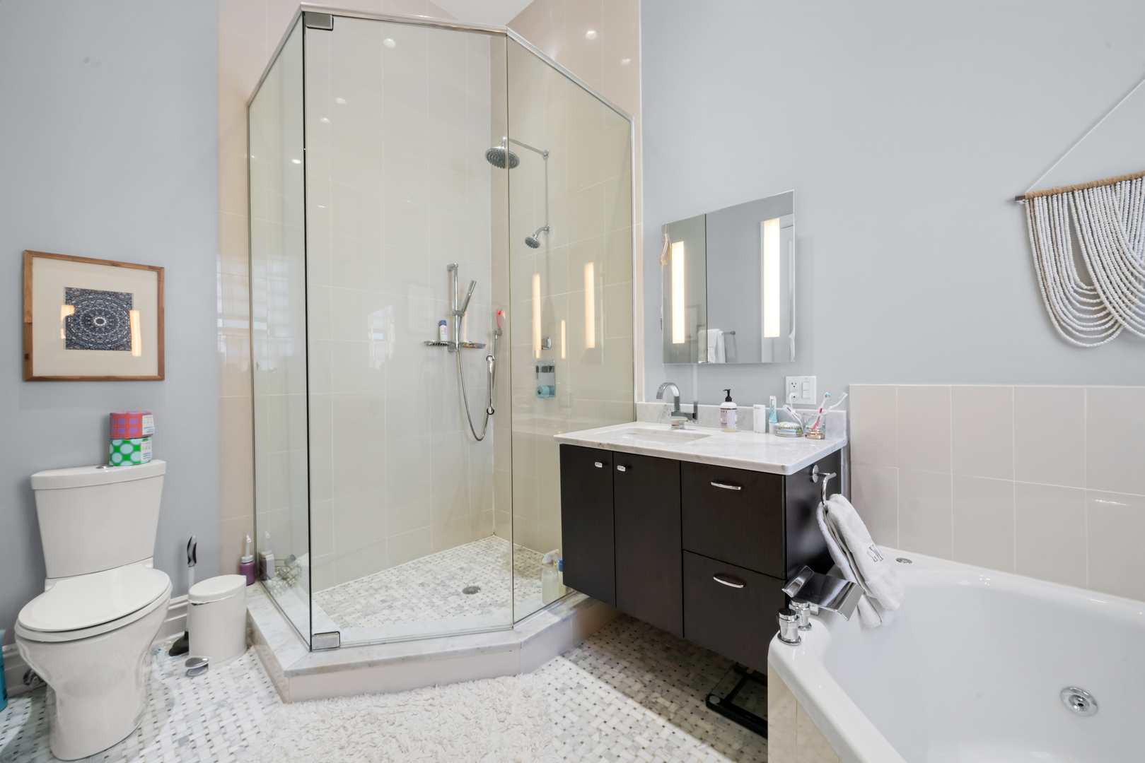 3161 N Halsted Street Unit: 401