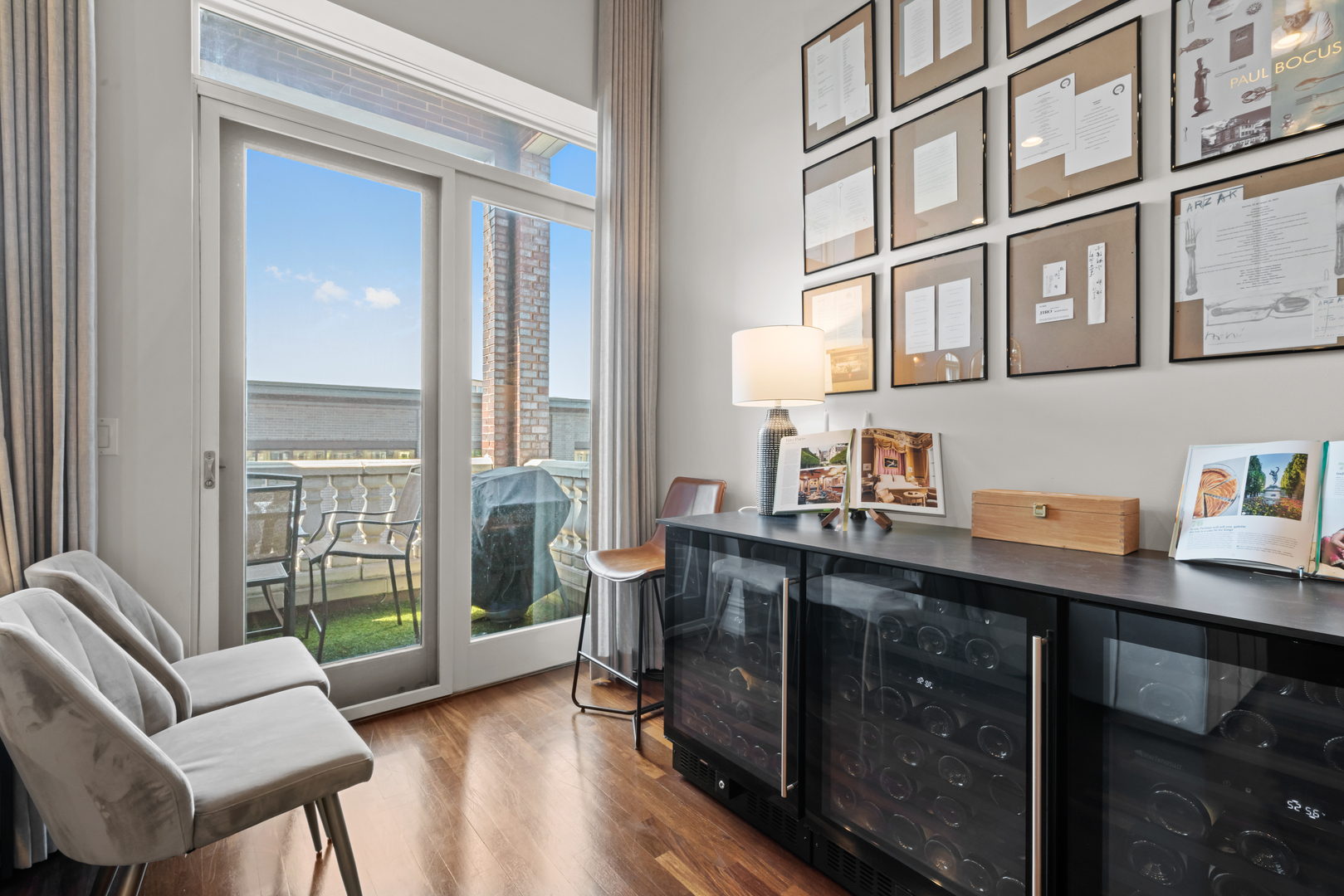 3161 N Halsted Street Unit: 401
