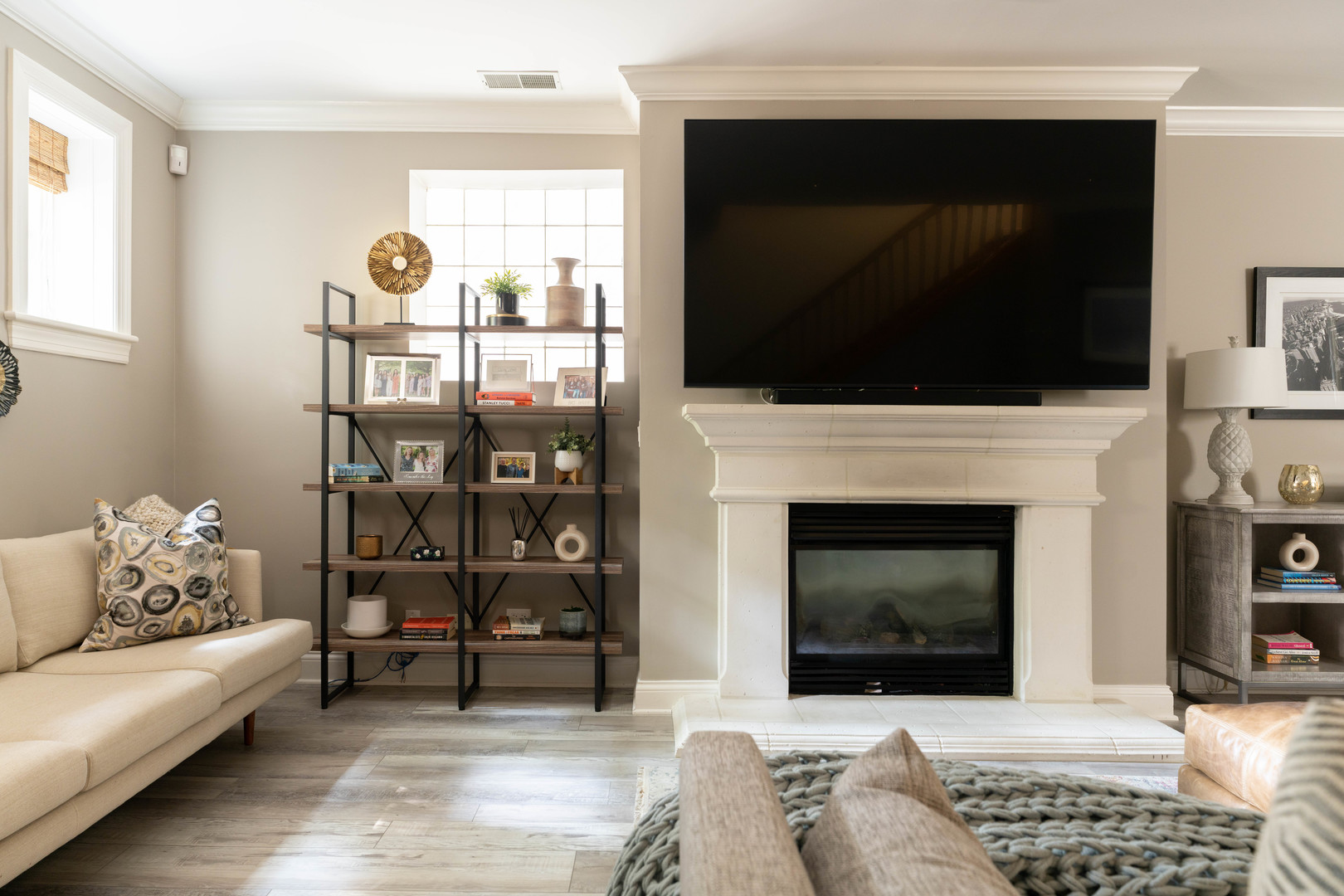 1724 N Mohawk Street Unit: 1