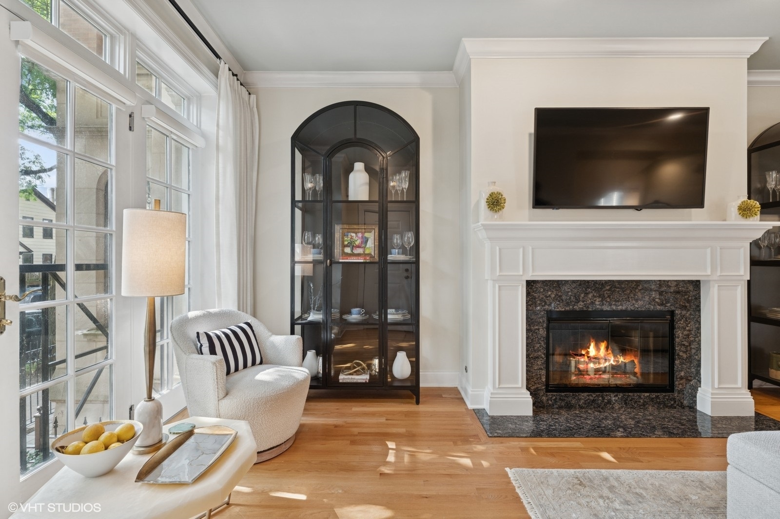 1724 N Mohawk Street Unit: 1