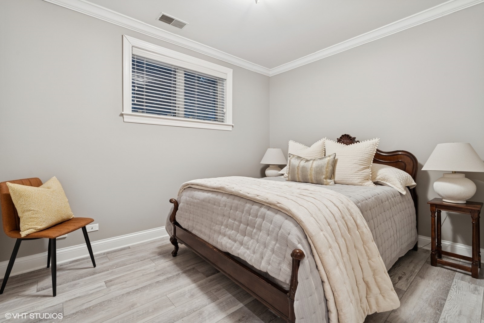 1724 N Mohawk Street Unit: 1