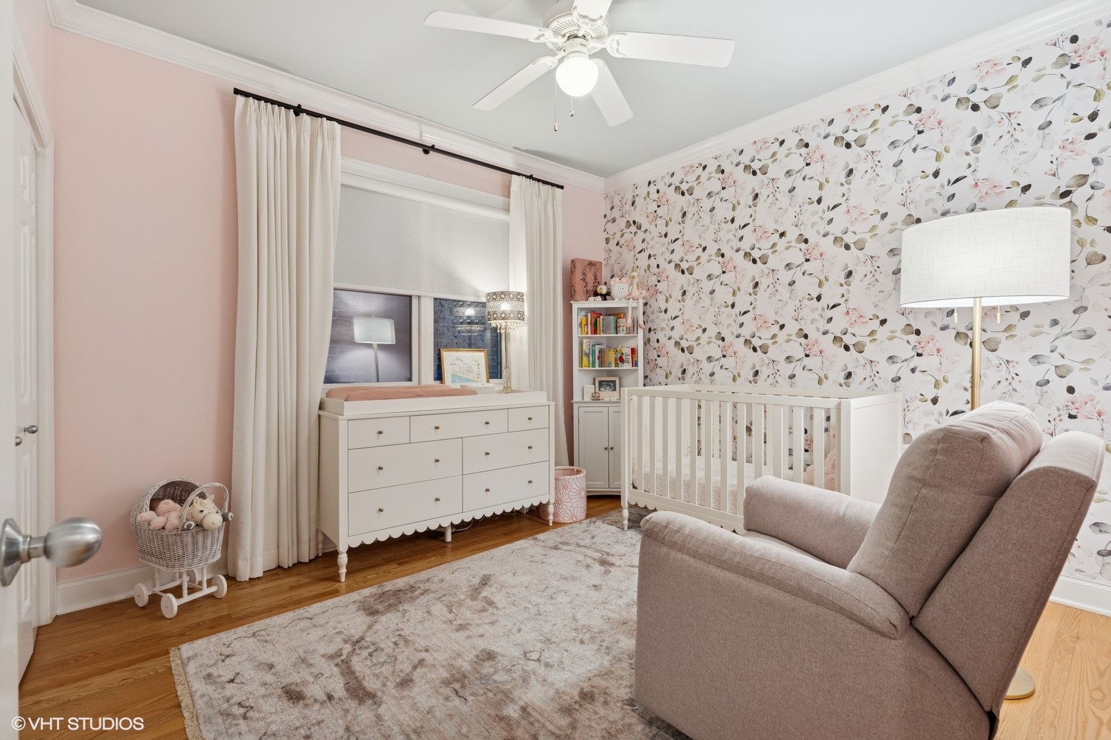 1724 N Mohawk Street Unit: 1