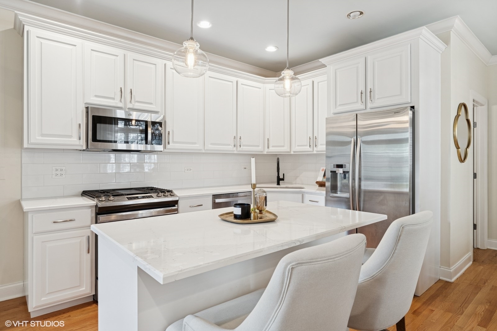 1724 N Mohawk Street Unit: 1