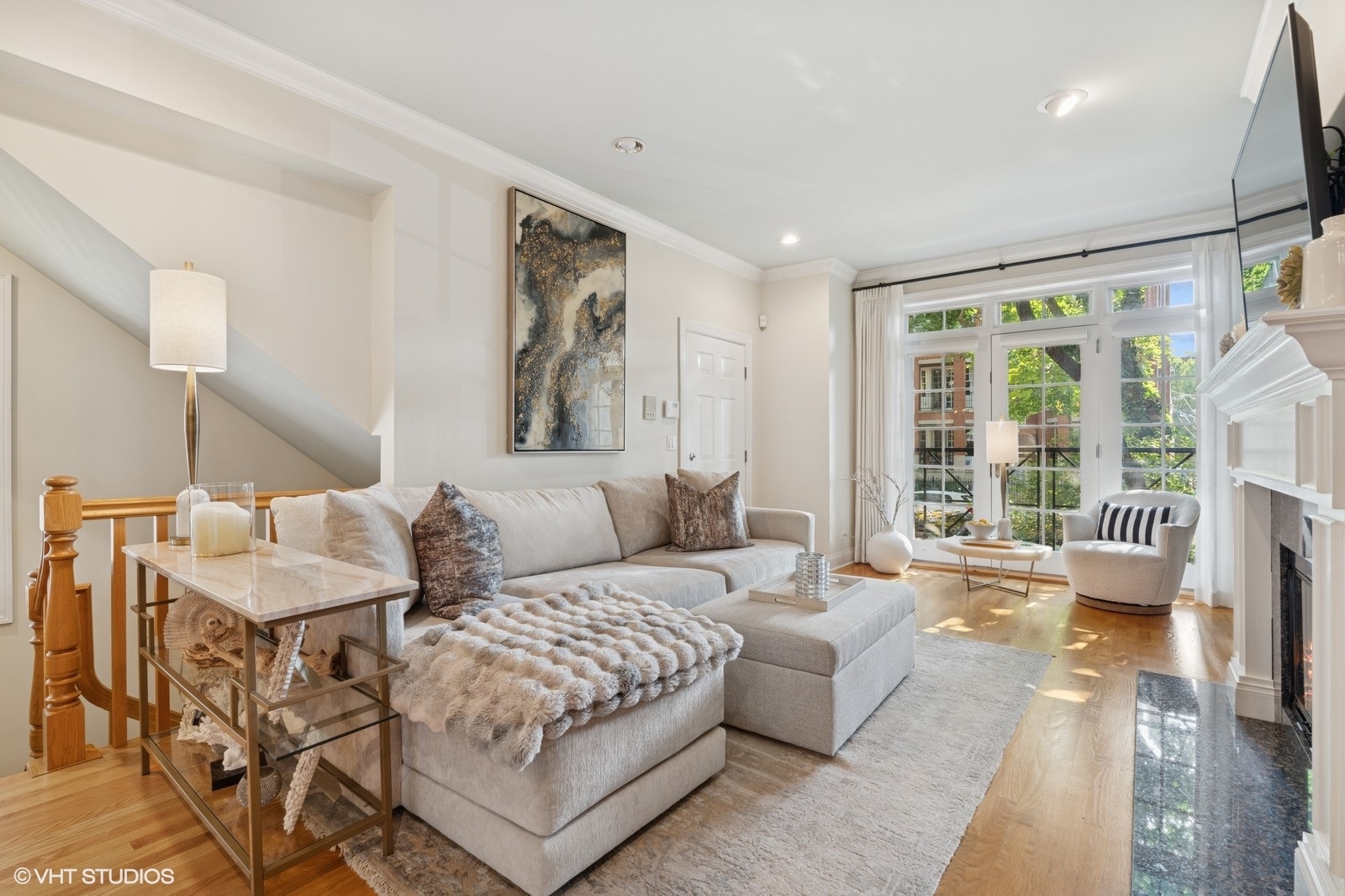 1724 N Mohawk Street Unit: 1