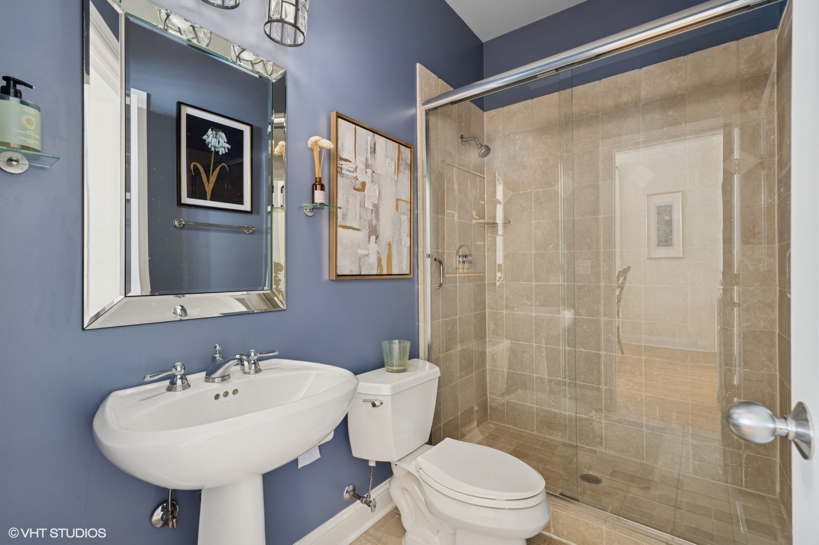 1724 N Mohawk Street Unit: 1
