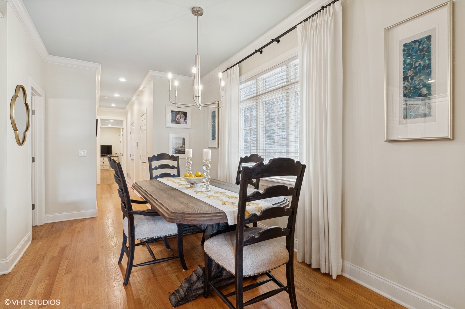 1724 N Mohawk Street Unit: 1
