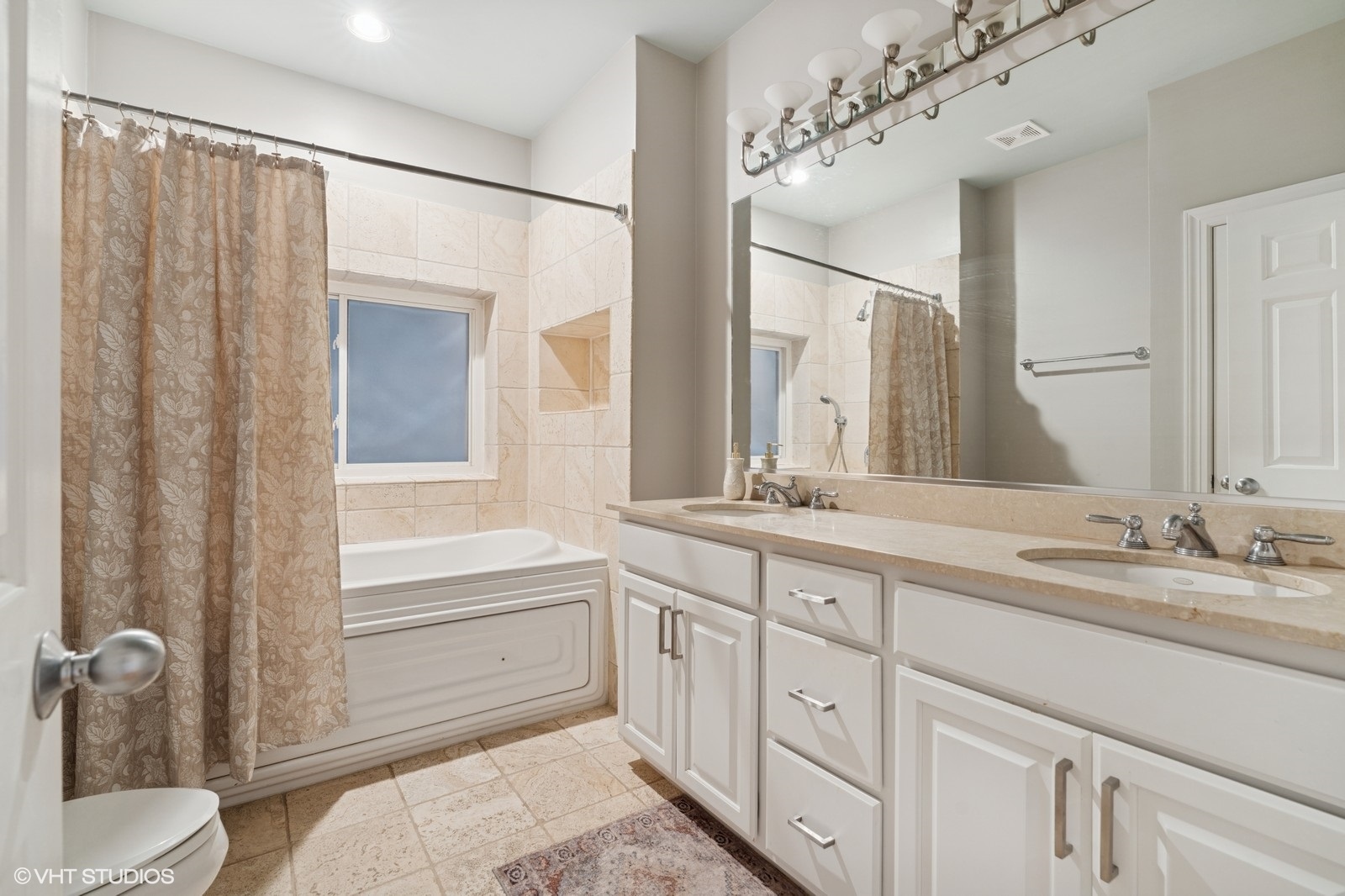 1724 N Mohawk Street Unit: 1