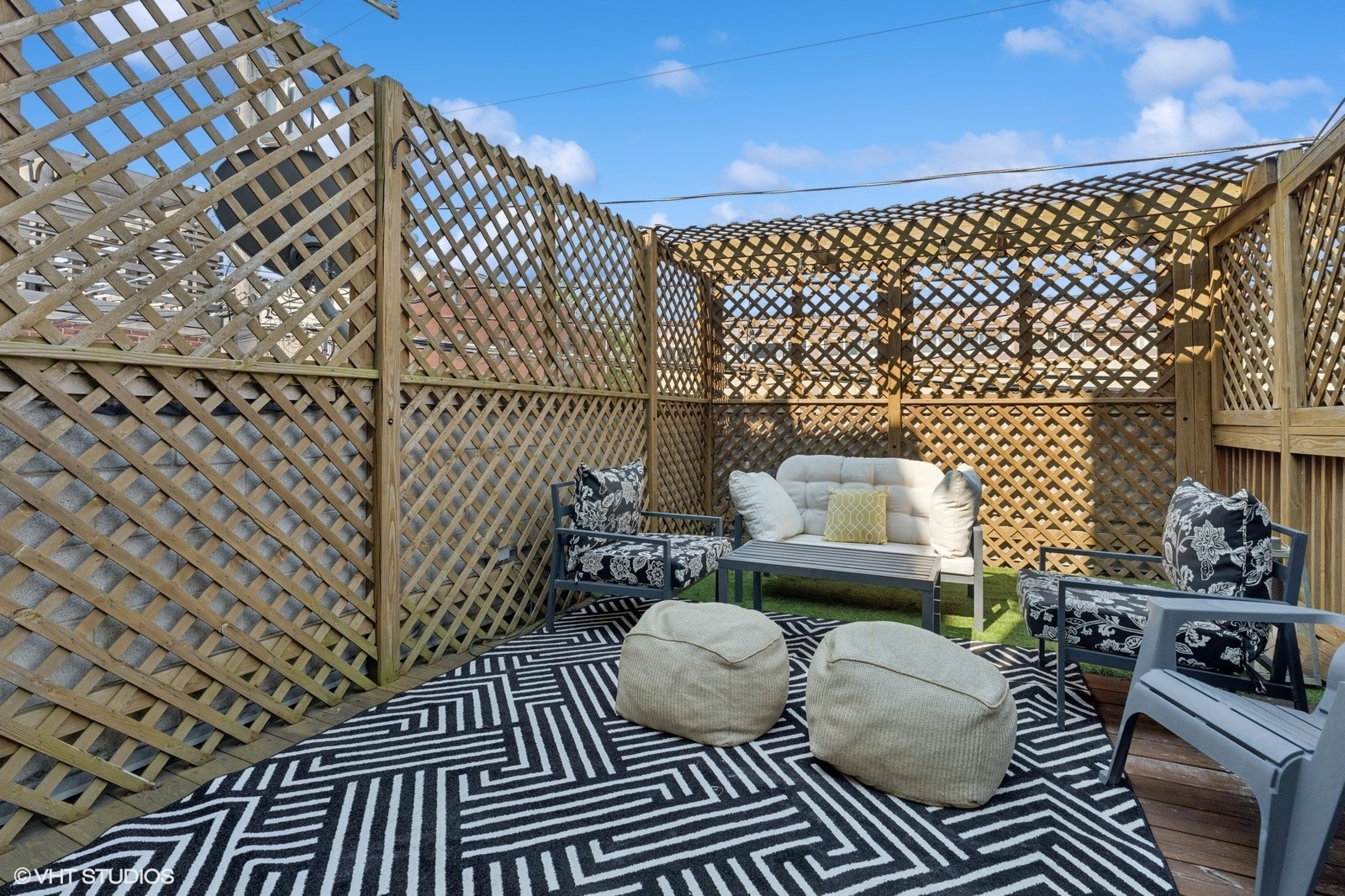 1724 N Mohawk Street Unit: 1