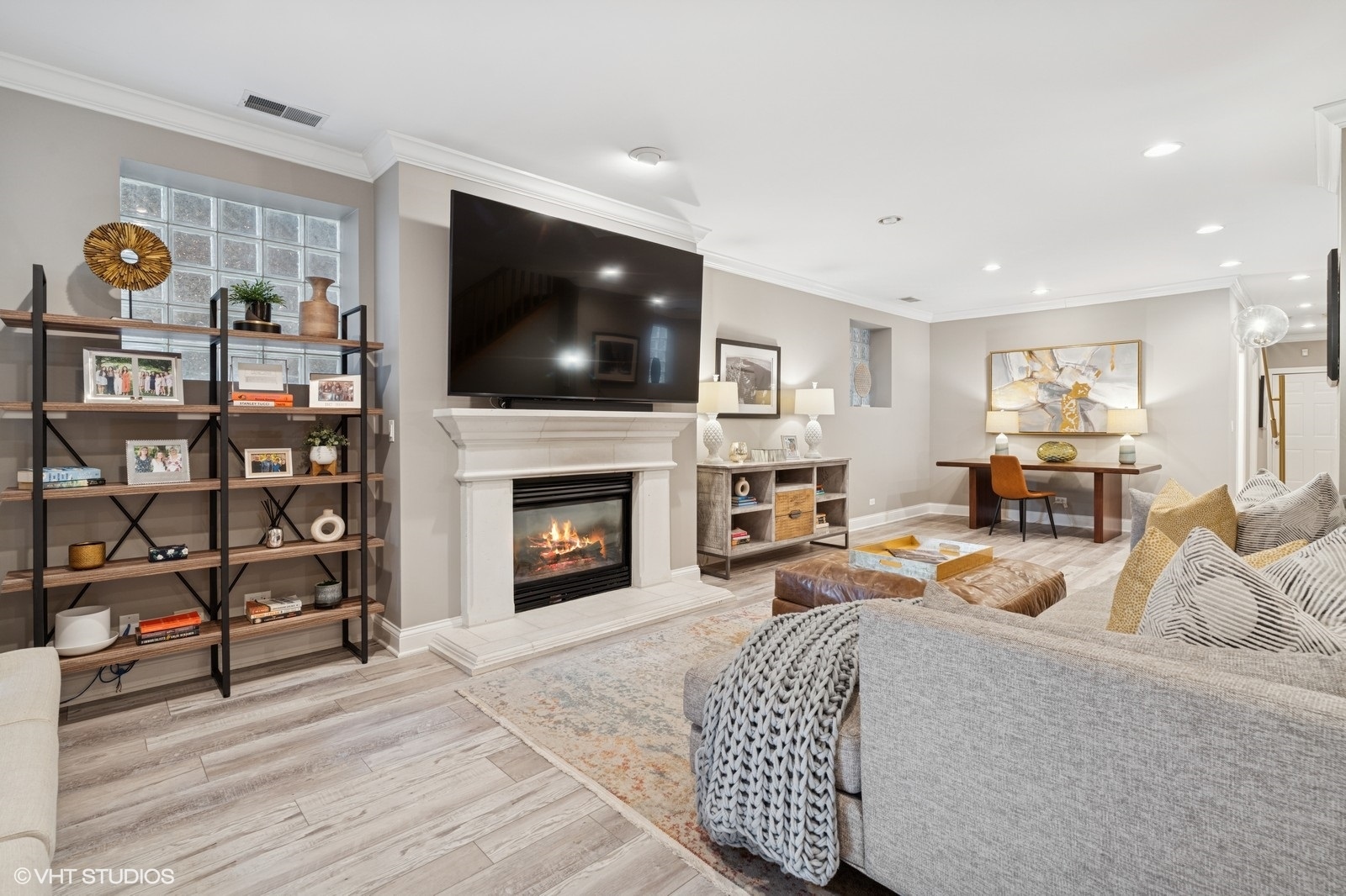 1724 N Mohawk Street Unit: 1