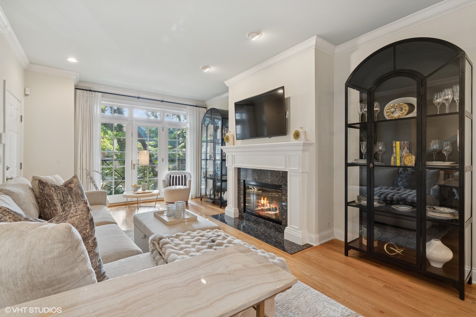 1724 N Mohawk Street Unit: 1