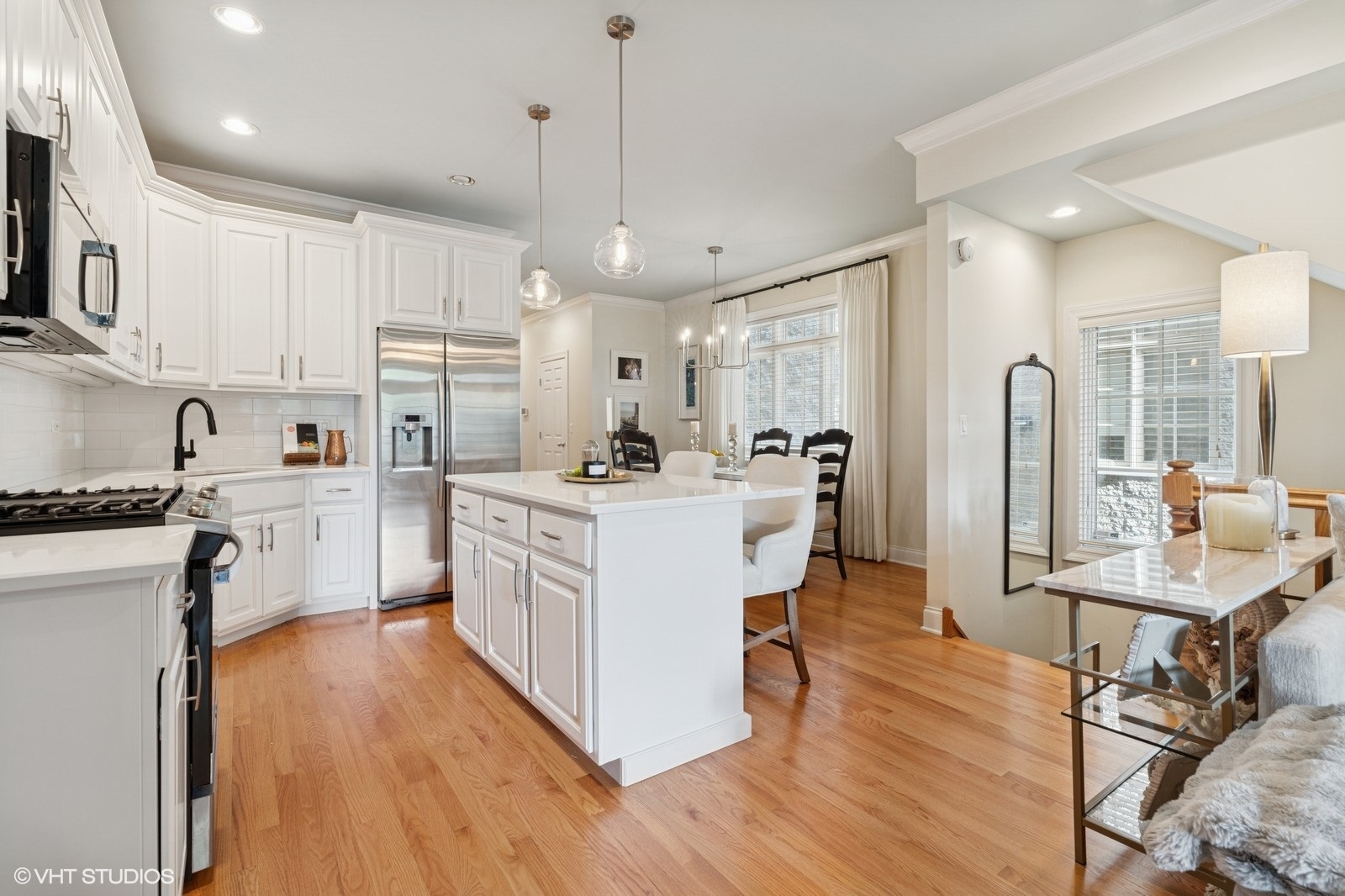 1724 N Mohawk Street Unit: 1