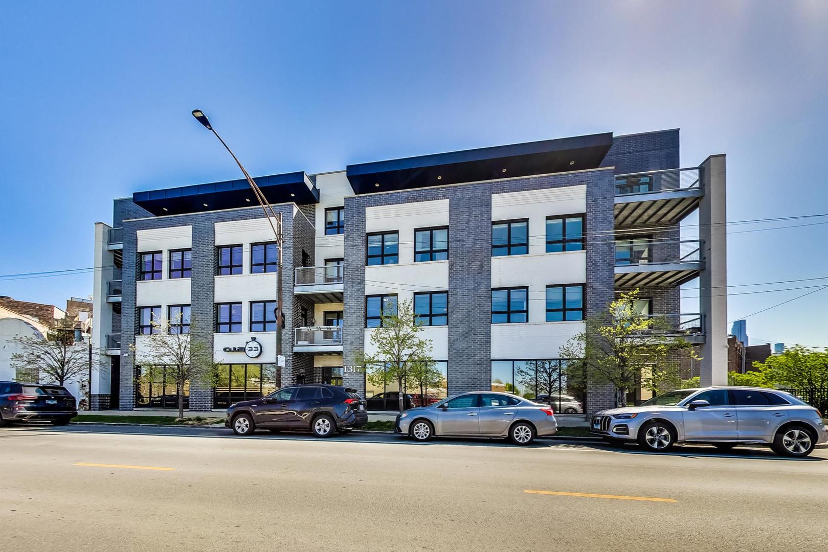 1317 N Larrabee Street Unit: 404
