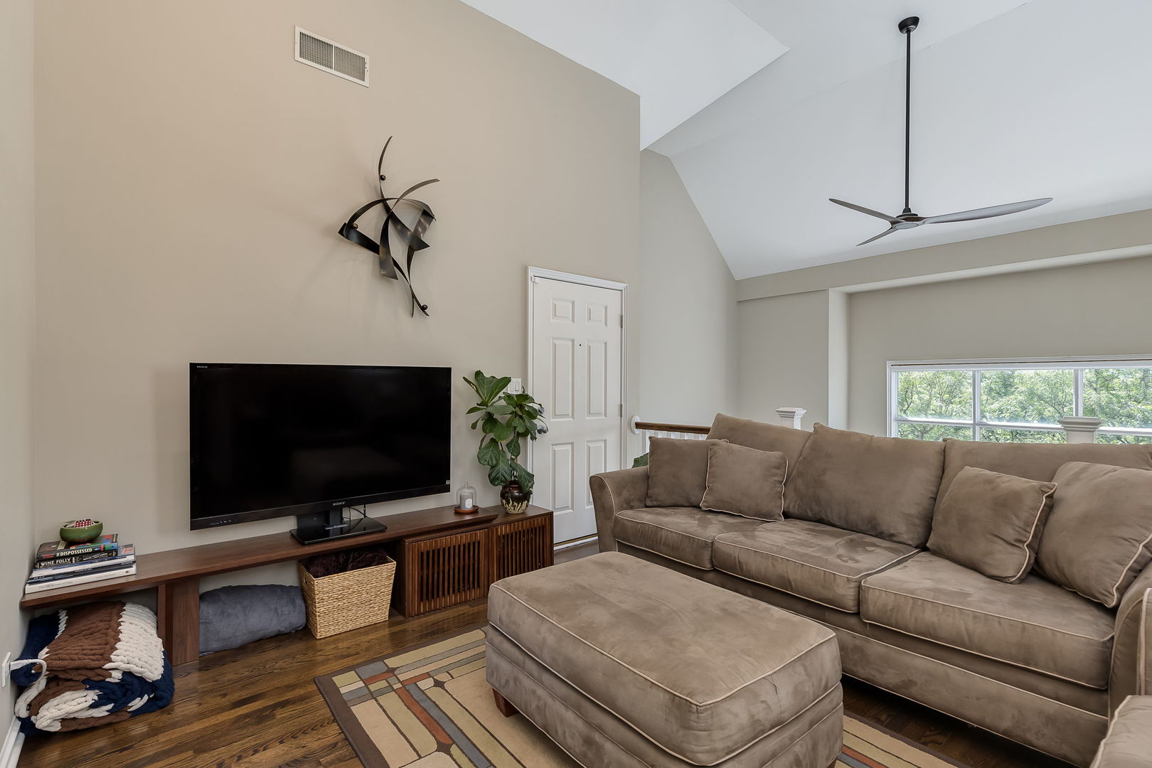 1343 N MOHAWK Street Unit: 3N
