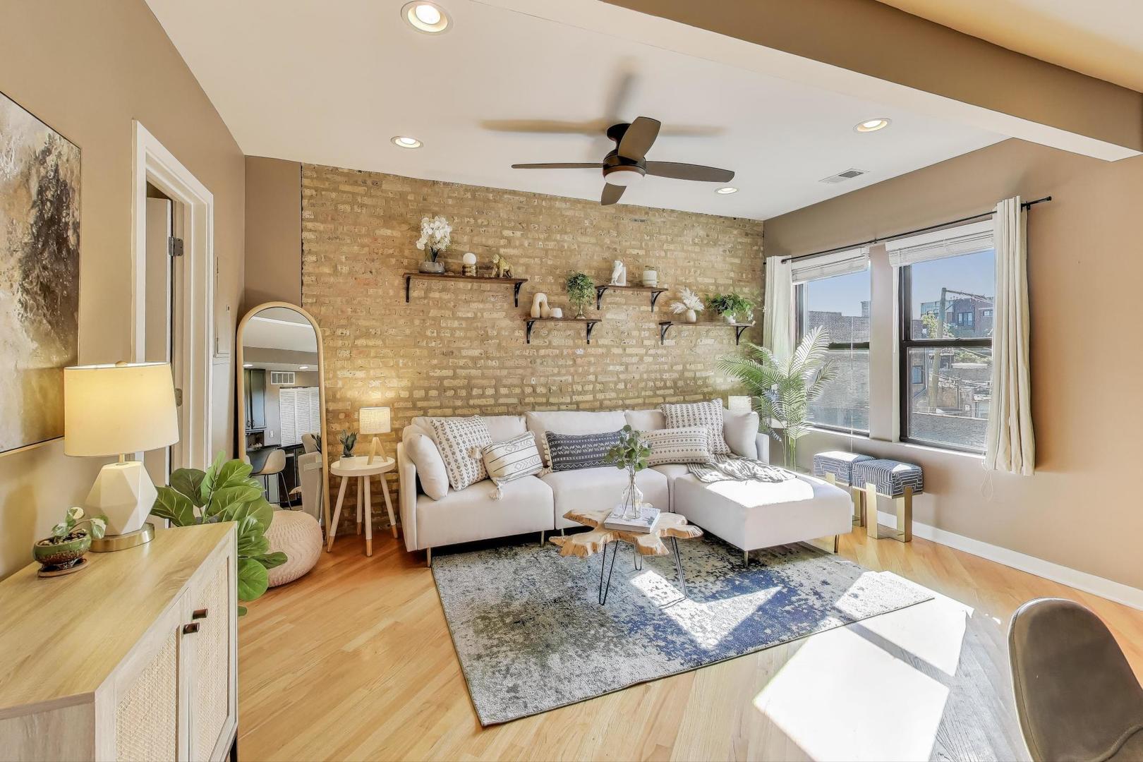 4818 N Hoyne Avenue Unit: 3