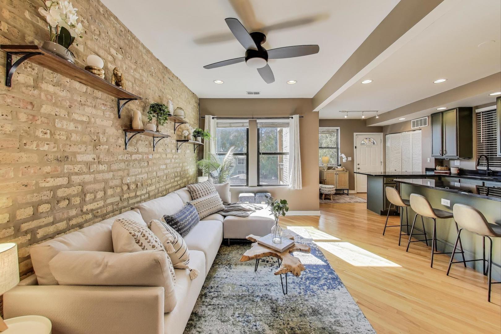 4818 N Hoyne Avenue Unit: 3