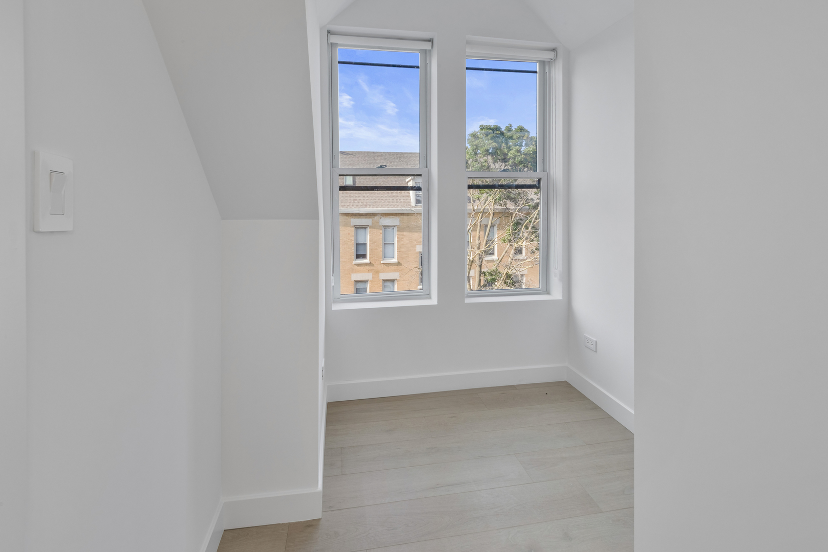 2825 N Damen Avenue Unit: 2R