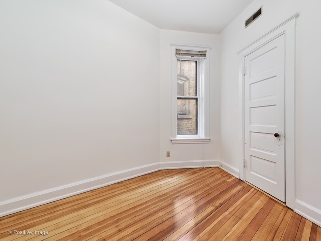 2023 W ROSCOE Street Unit: 3R