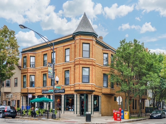 2023 W ROSCOE Street Unit: 3R