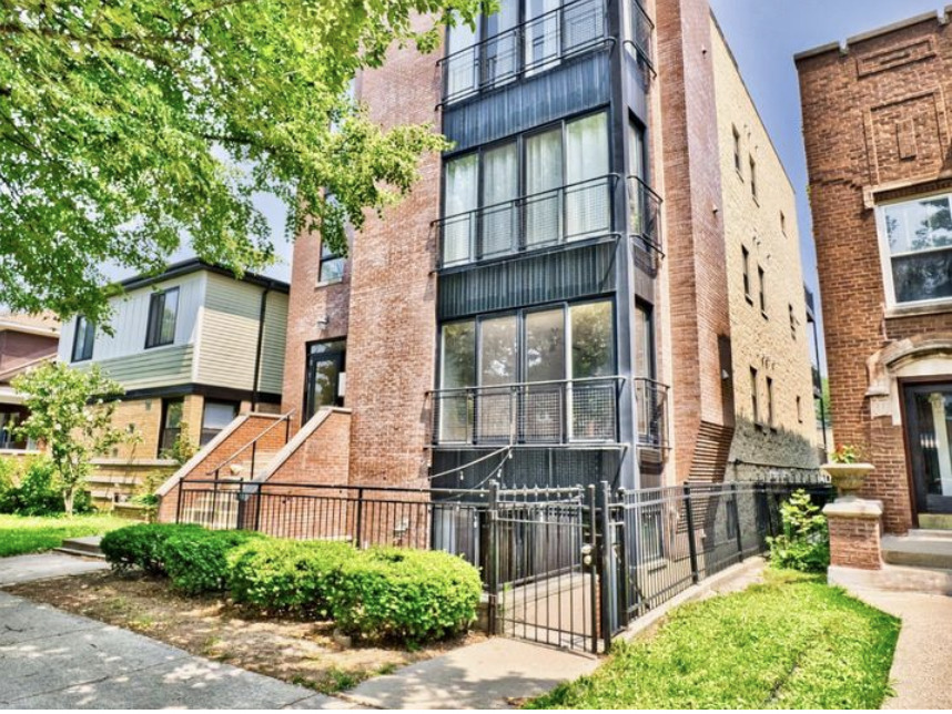 6439 N Rockwell Street Unit: 2