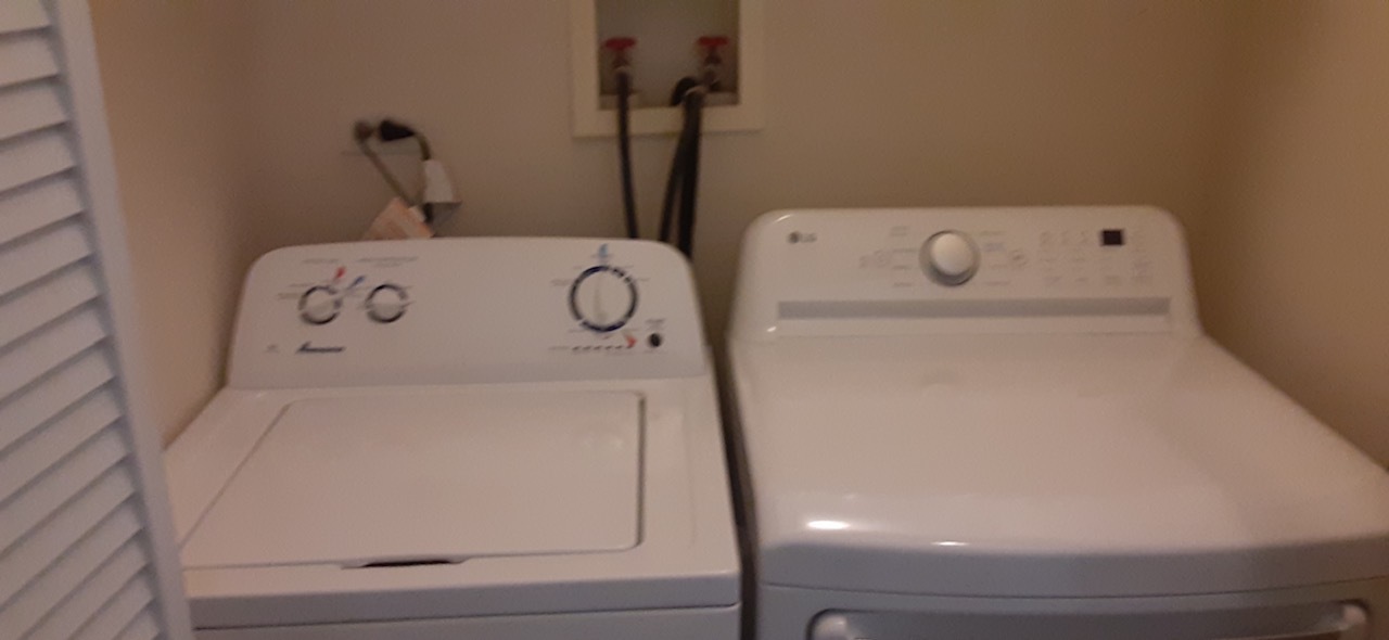 6439 N Rockwell Street Unit: 2