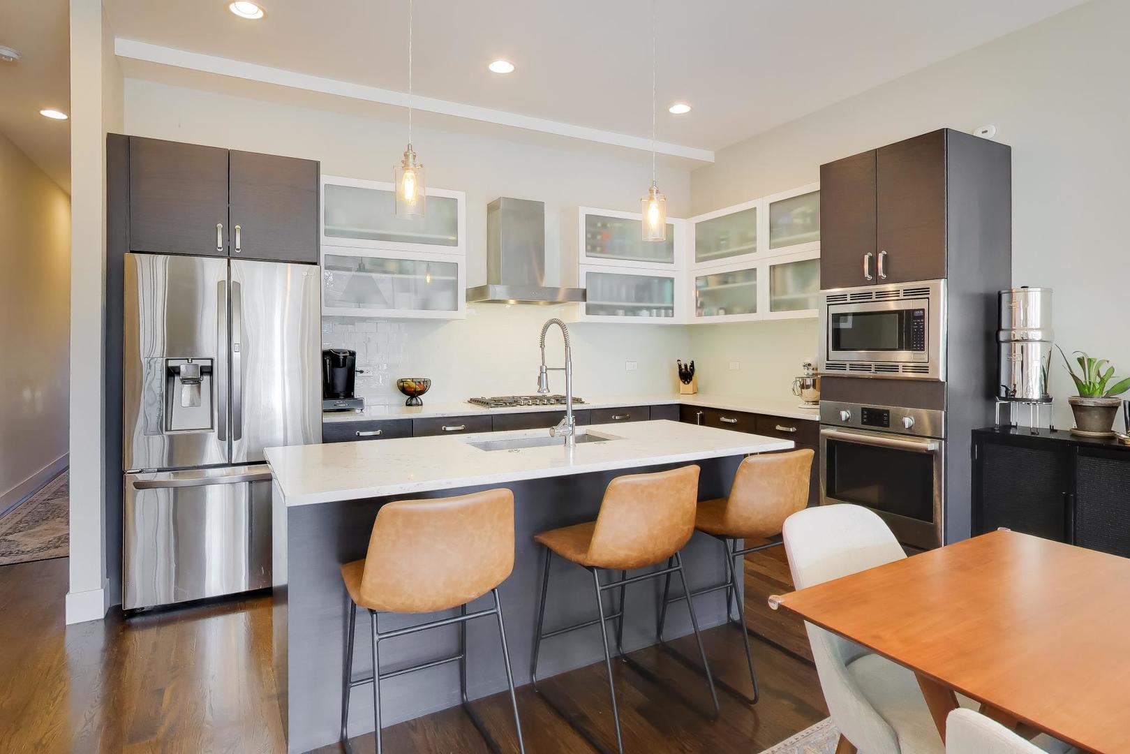 2910 W Palmer Street Unit: 2