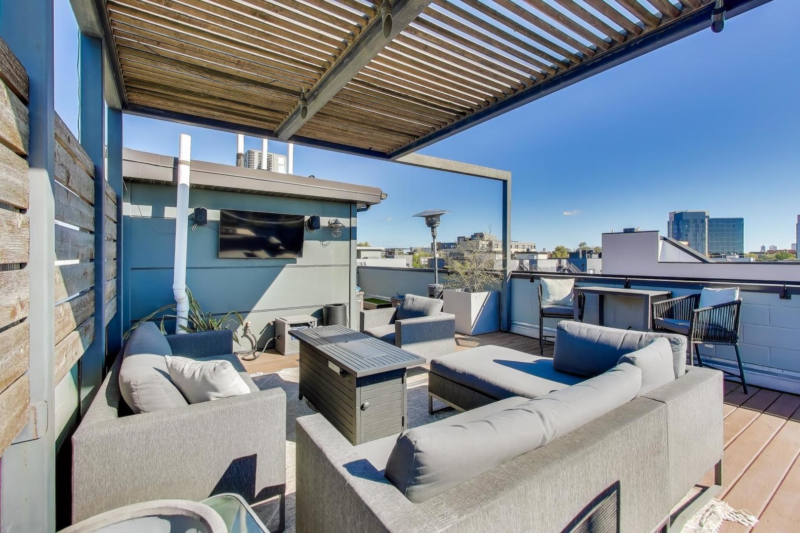 2910 W Palmer Street Unit: 2