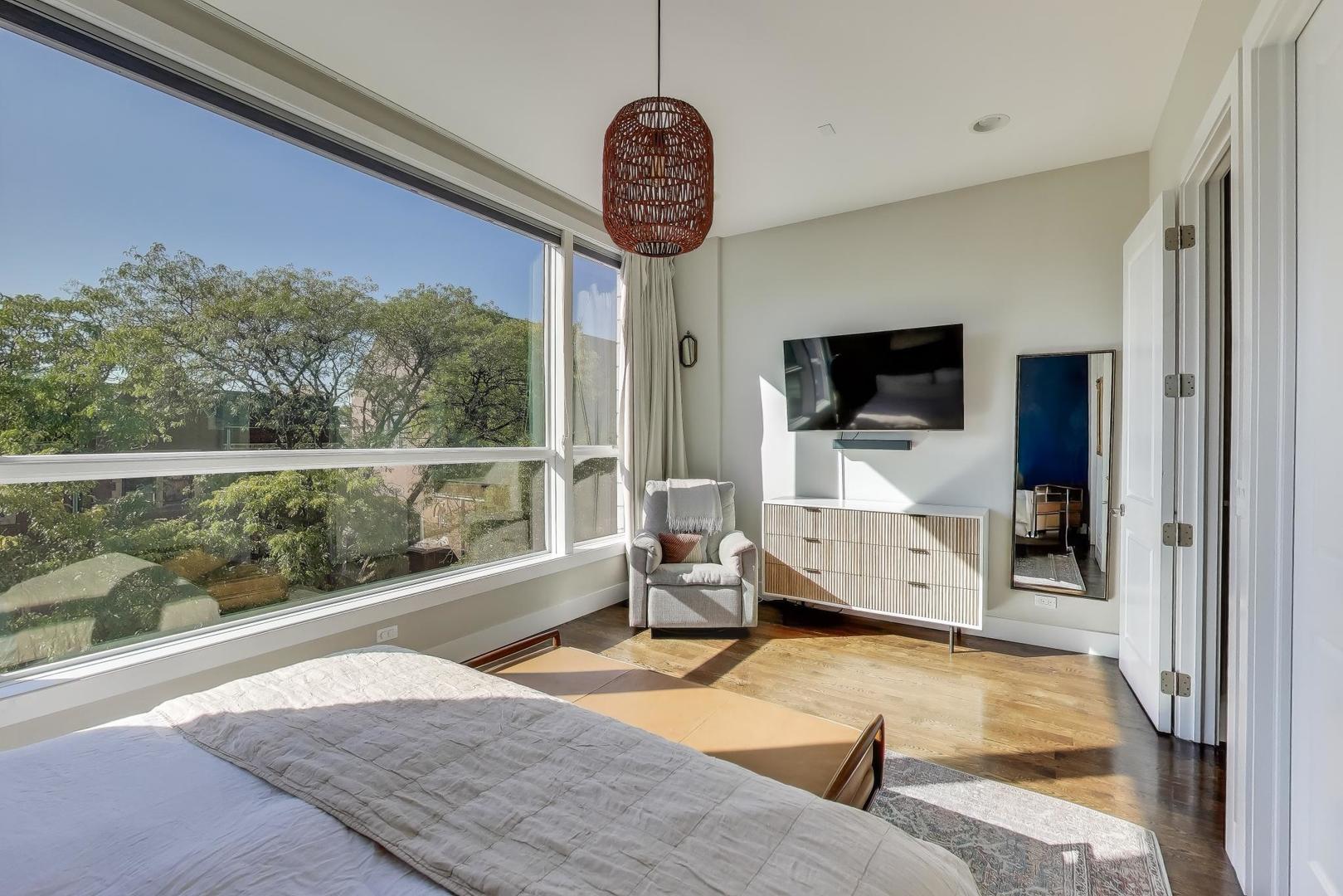 2910 W Palmer Street Unit: 2