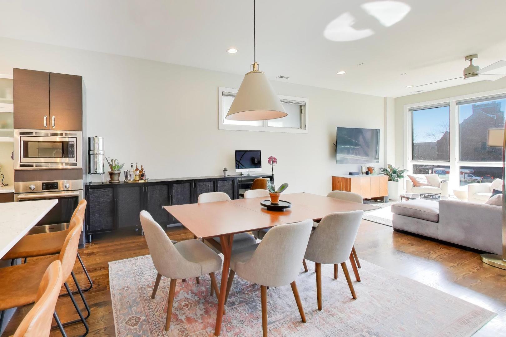 2910 W Palmer Street Unit: 2