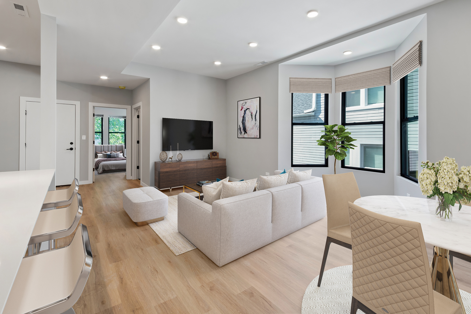 3520 W Shakespeare Avenue Unit: 2