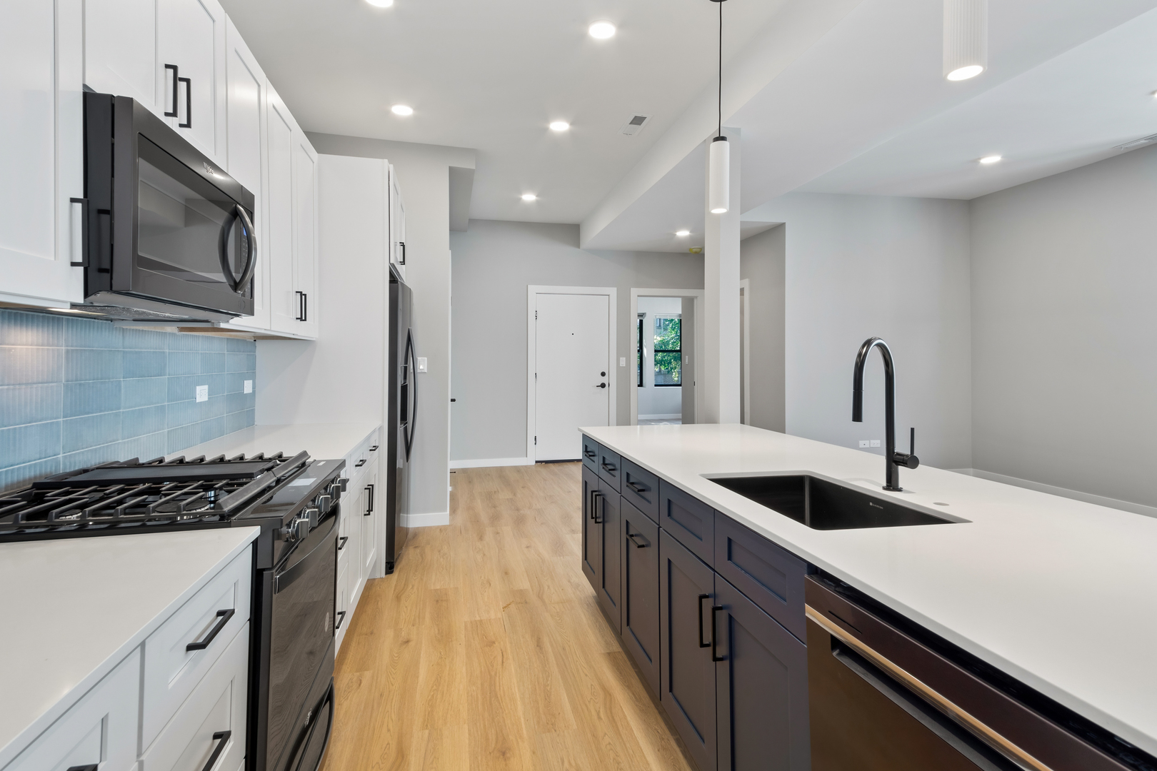 3520 W Shakespeare Avenue Unit: 2