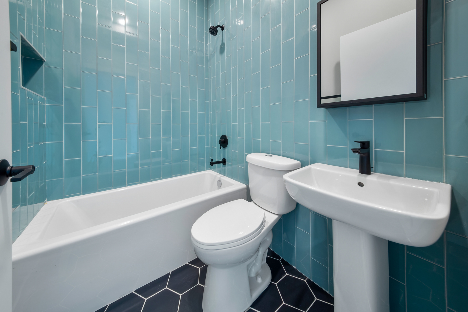 3520 W Shakespeare Avenue Unit: 2