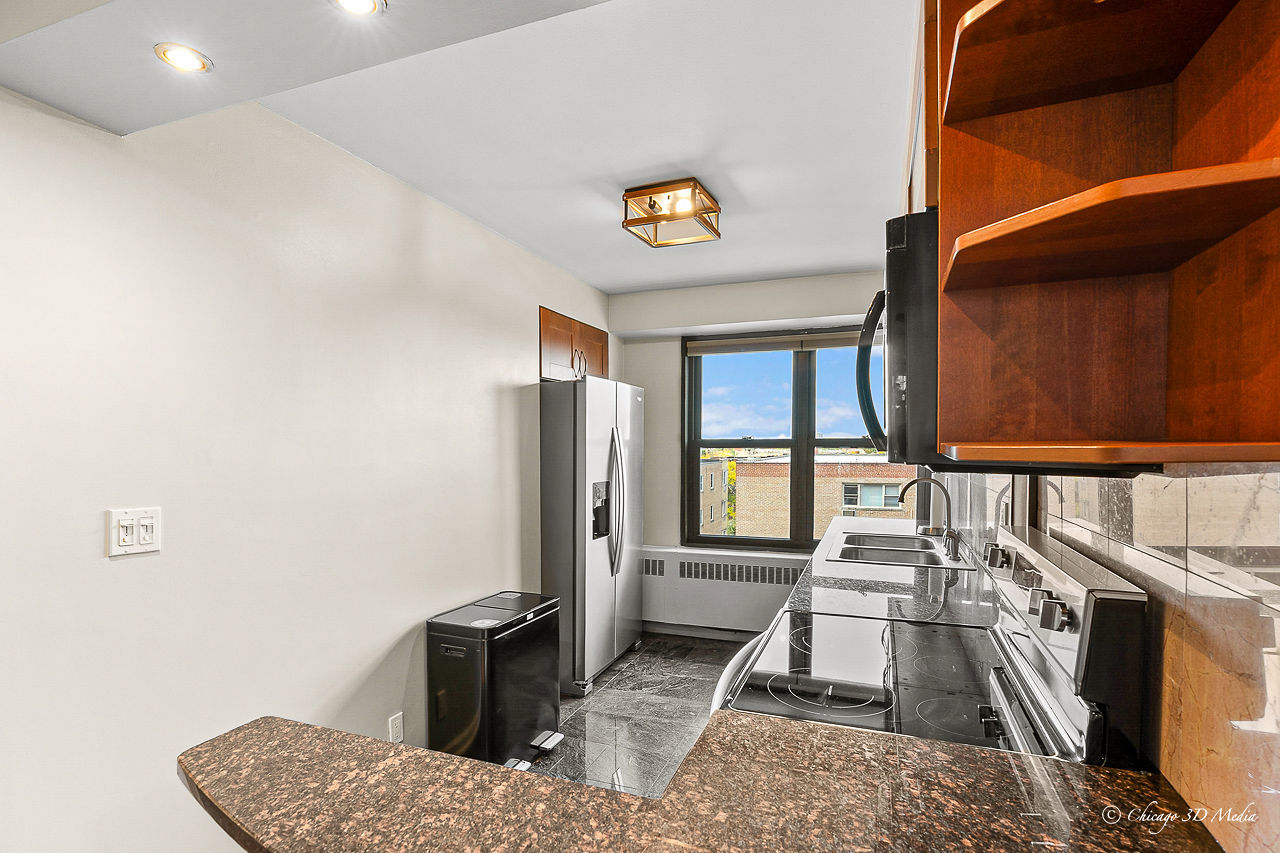 6118 N Sheridan Road Unit: 608