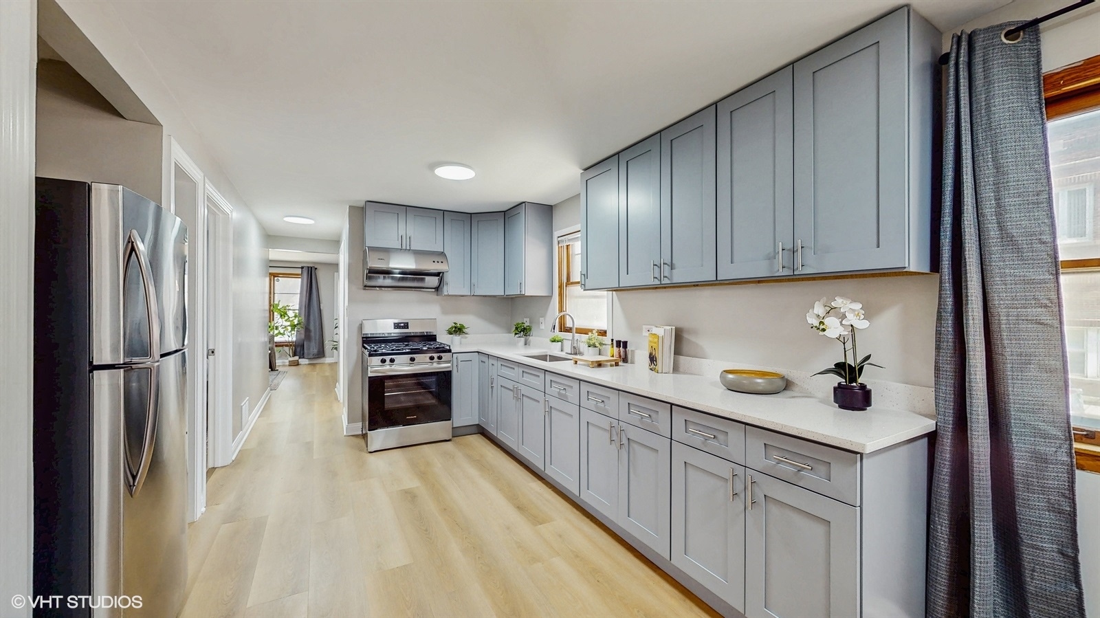 2701 S Hillock Avenue