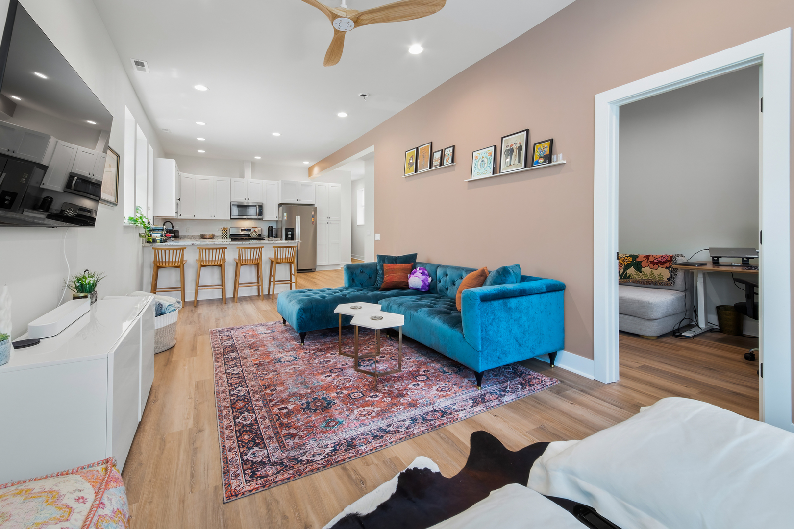 824 N Maplewood Avenue Unit: 2