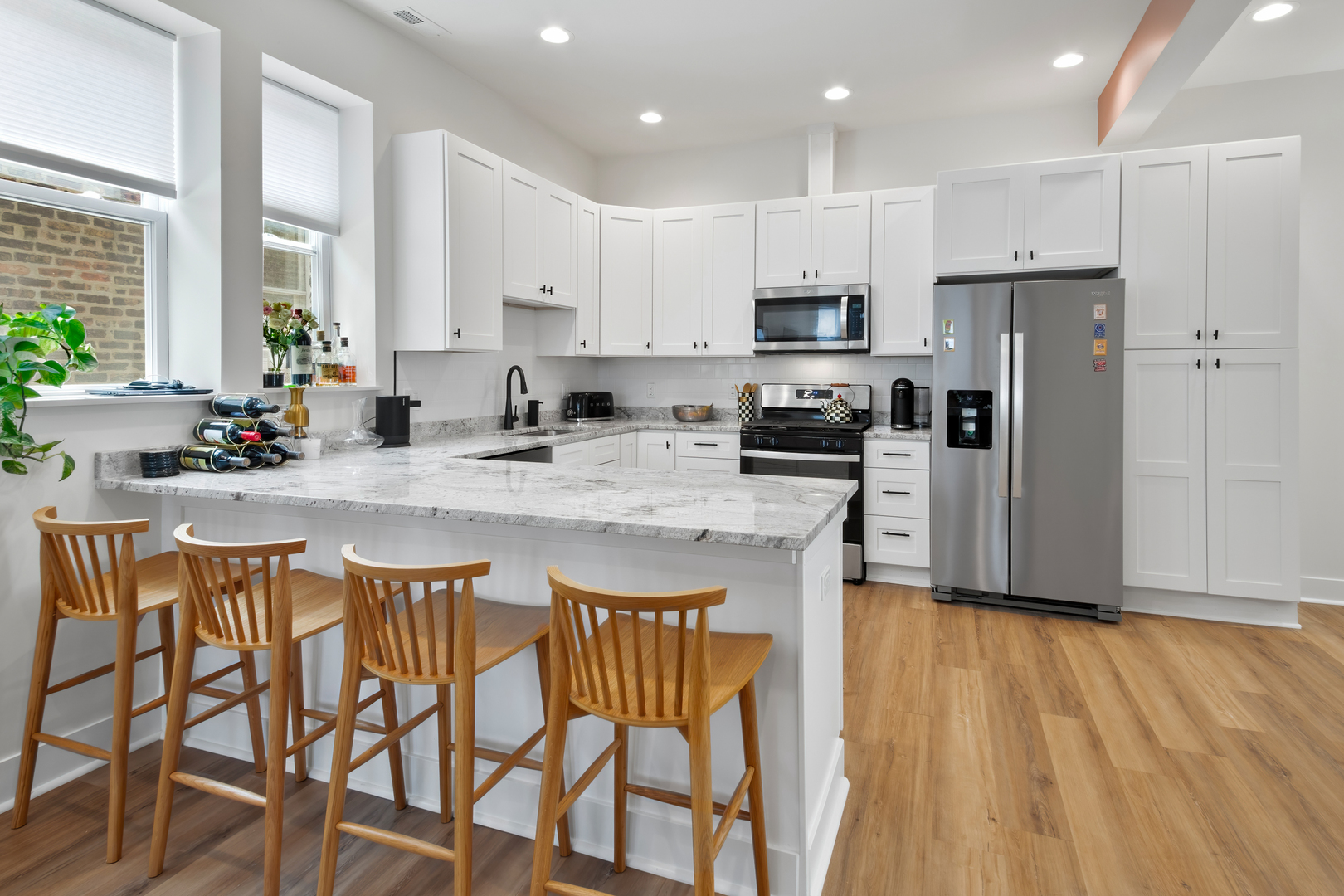 824 N Maplewood Avenue Unit: 2