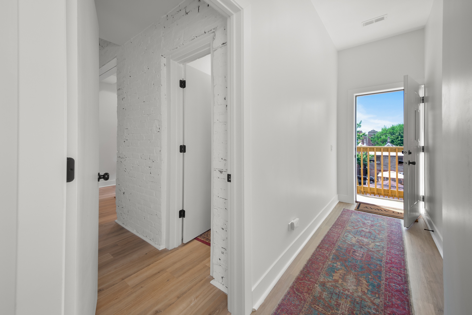 824 N Maplewood Avenue Unit: 2