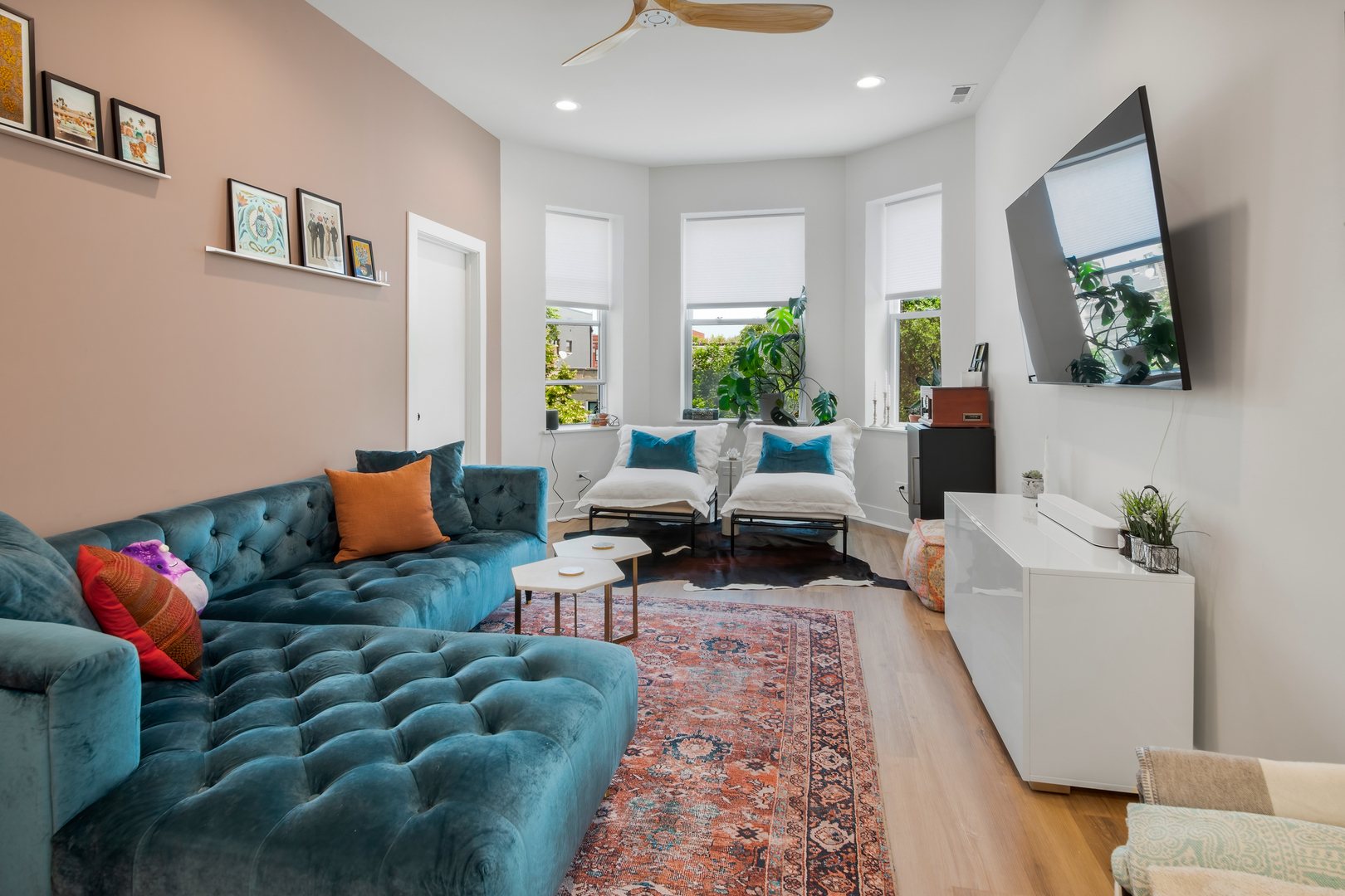 824 N Maplewood Avenue Unit: 2