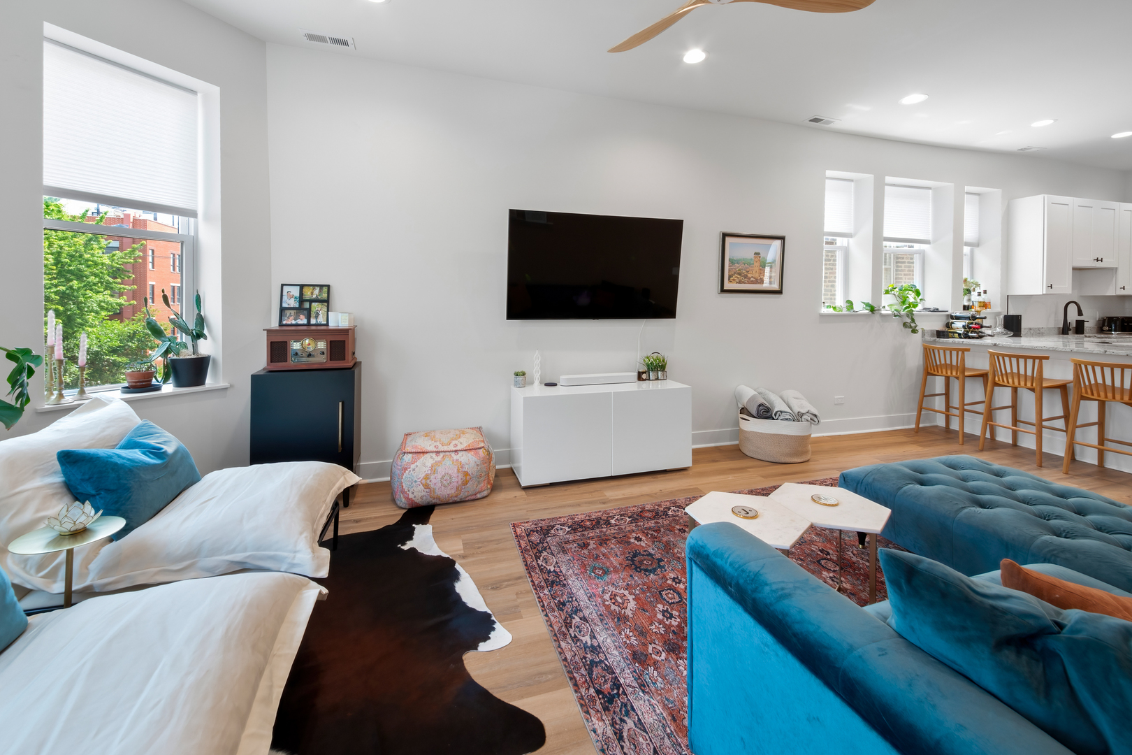 824 N Maplewood Avenue Unit: 2