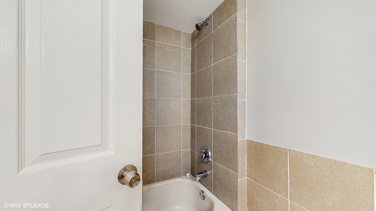 2701 S Hillock Avenue