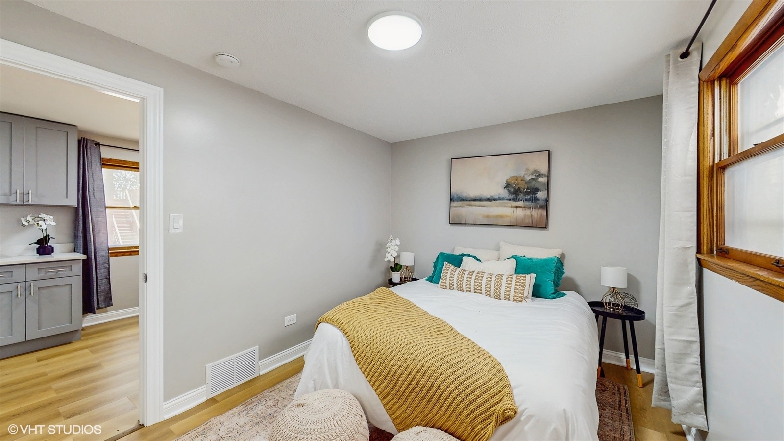 2701 S Hillock Avenue