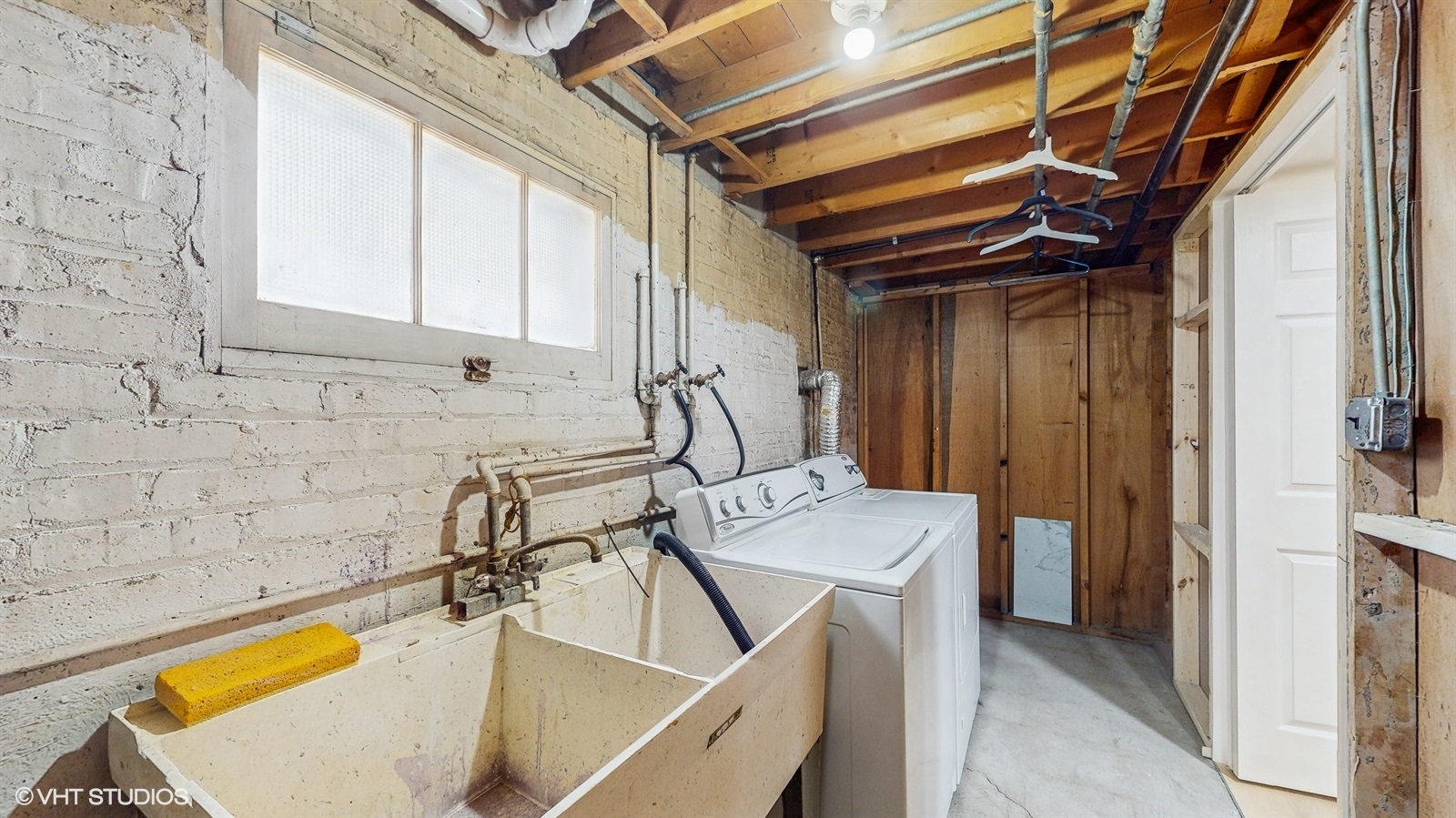 2701 S Hillock Avenue