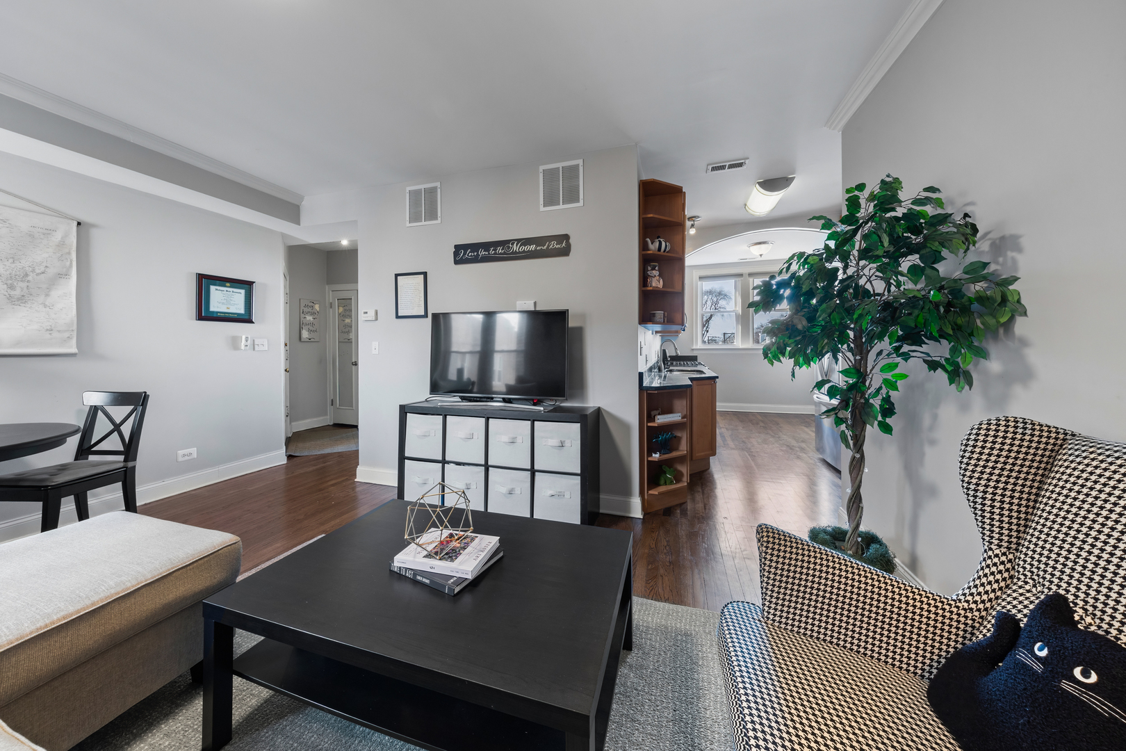 3406 N Bell Avenue Unit: 3