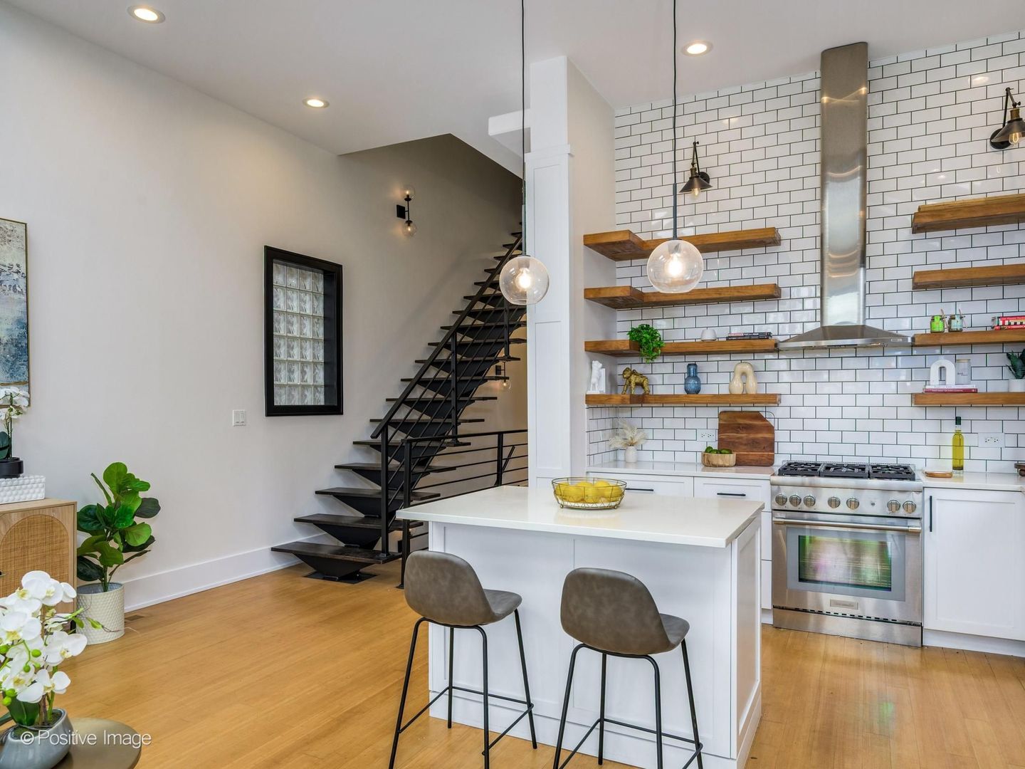 2455 W Walton Street Unit: 3