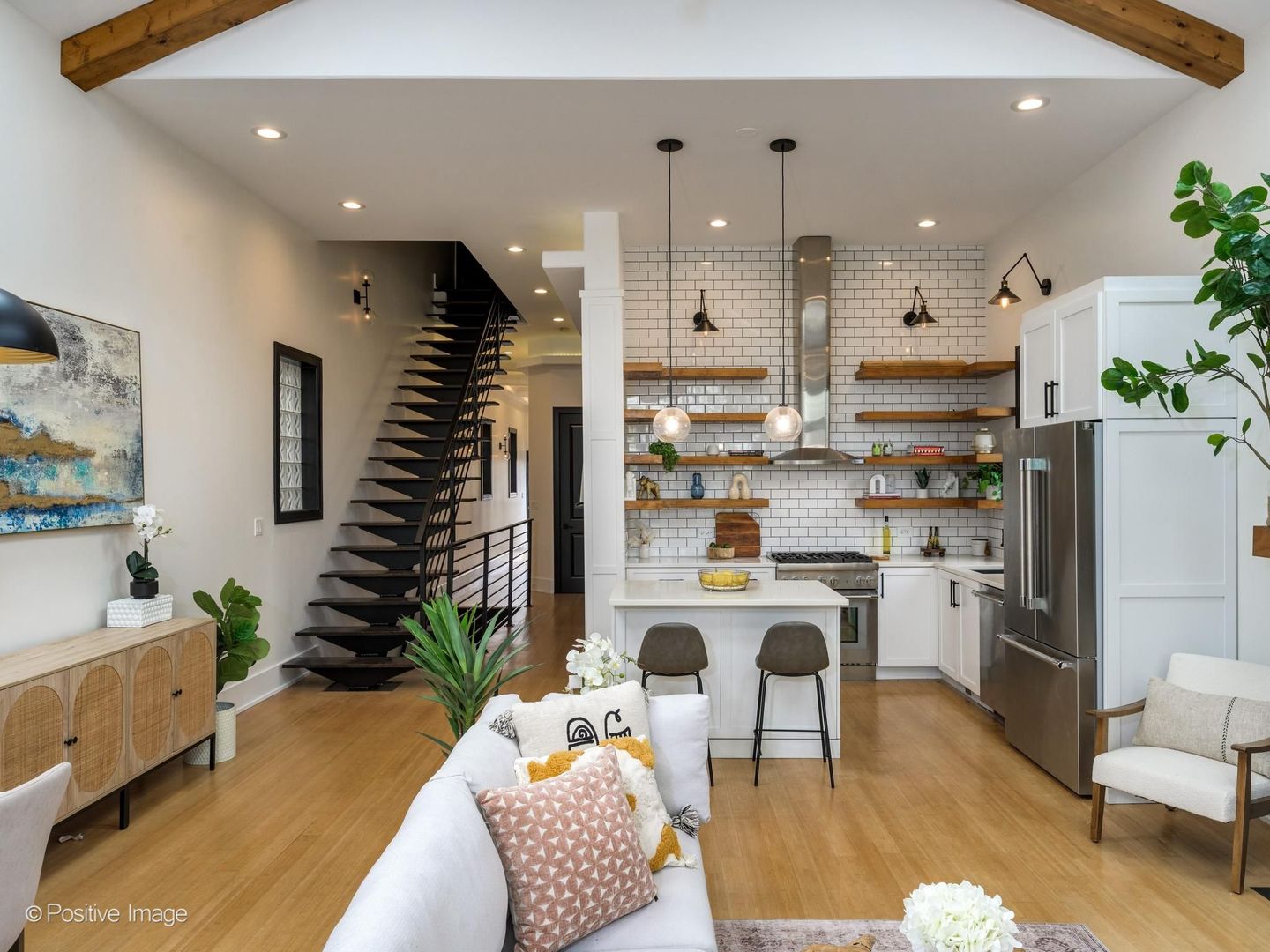 2455 W Walton Street Unit: 3