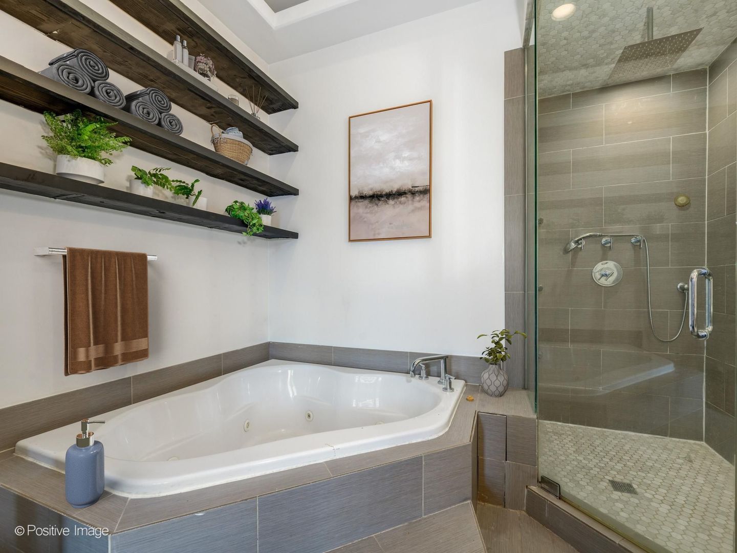 2455 W Walton Street Unit: 3