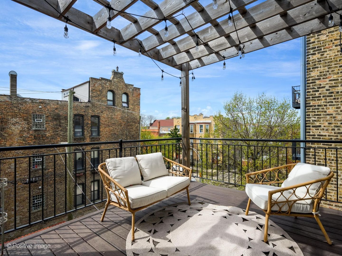 2455 W Walton Street Unit: 3