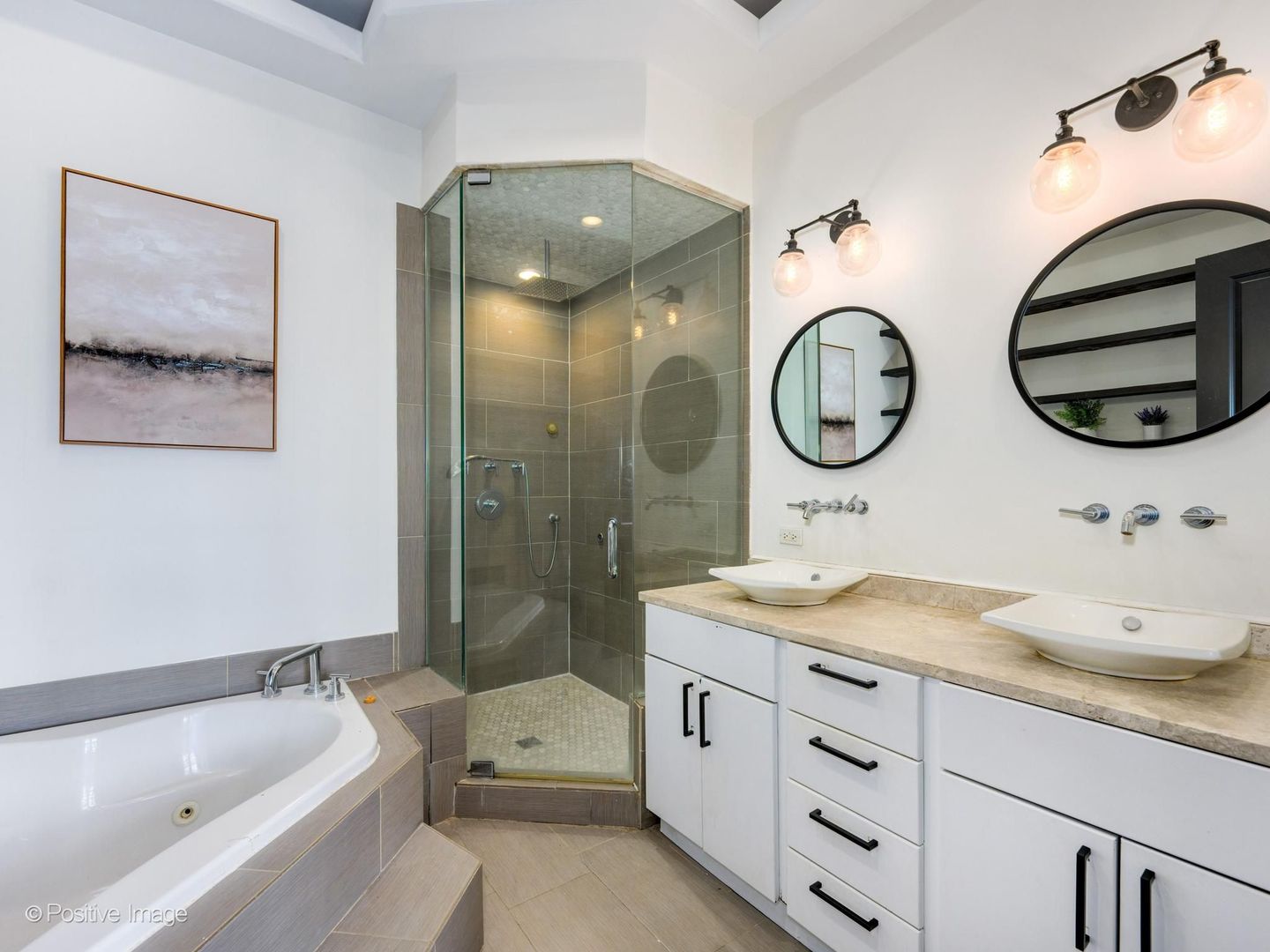 2455 W Walton Street Unit: 3