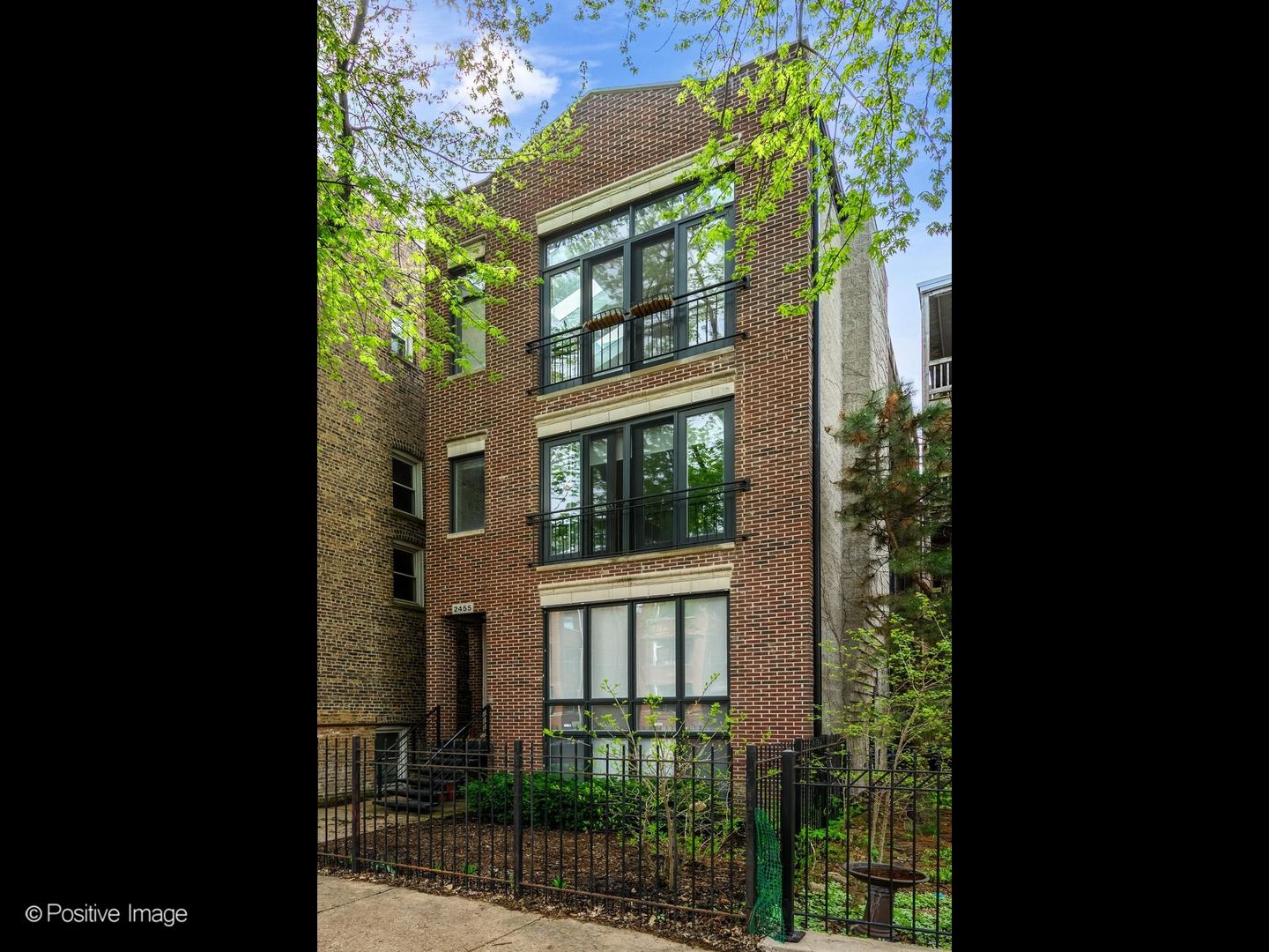 2455 W Walton Street Unit: 3